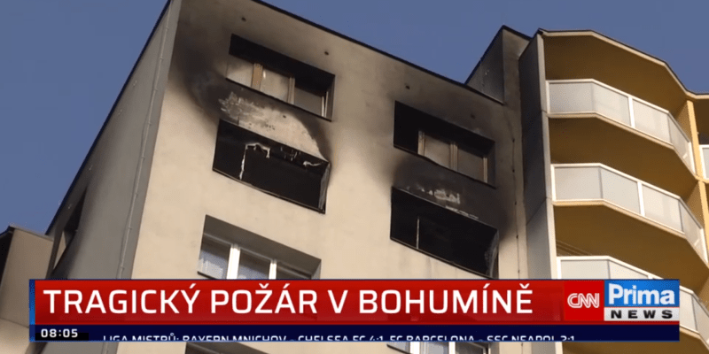 Následky požáru v panelovém domě v Bohumíně, který si vyžádal 11 obětí