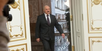 Demonstranti jsou ovce řízené z Česka a Polska, tvrdí Lukašenko. Petříček to odmítá