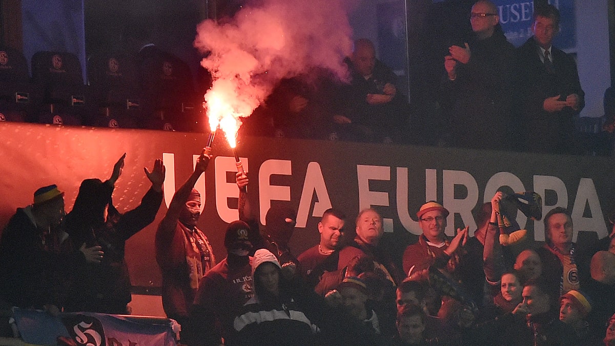 Fanoušci AC Sparta Praha během utkání Evropské ligy na stadionu německého Schalke