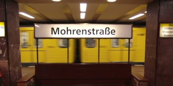 Berlín chce přejmenovat stanici metra Mouřenínova ulice, podle aktivistů uráží