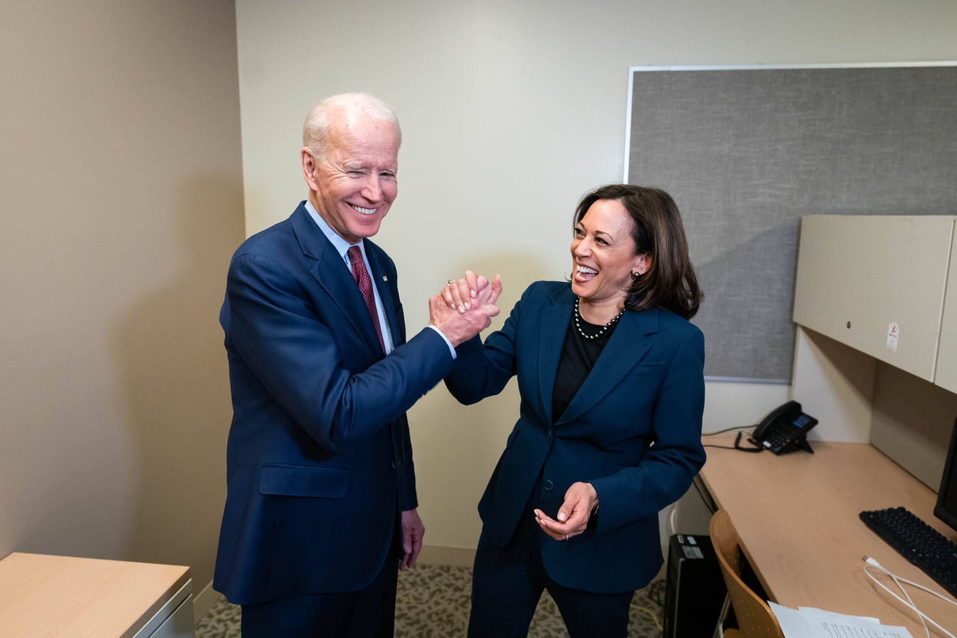 Nově zvolený prezident USA Joe Biden s viceprezidentkou Kamalou Harrisovou 
