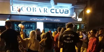 Noční zákaz barů v Ostravě končí, Stodolní ulice ale dál straší epidemiology