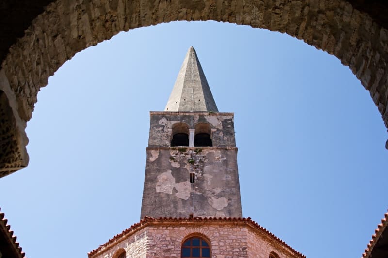 Pohled na věž ze 16. století