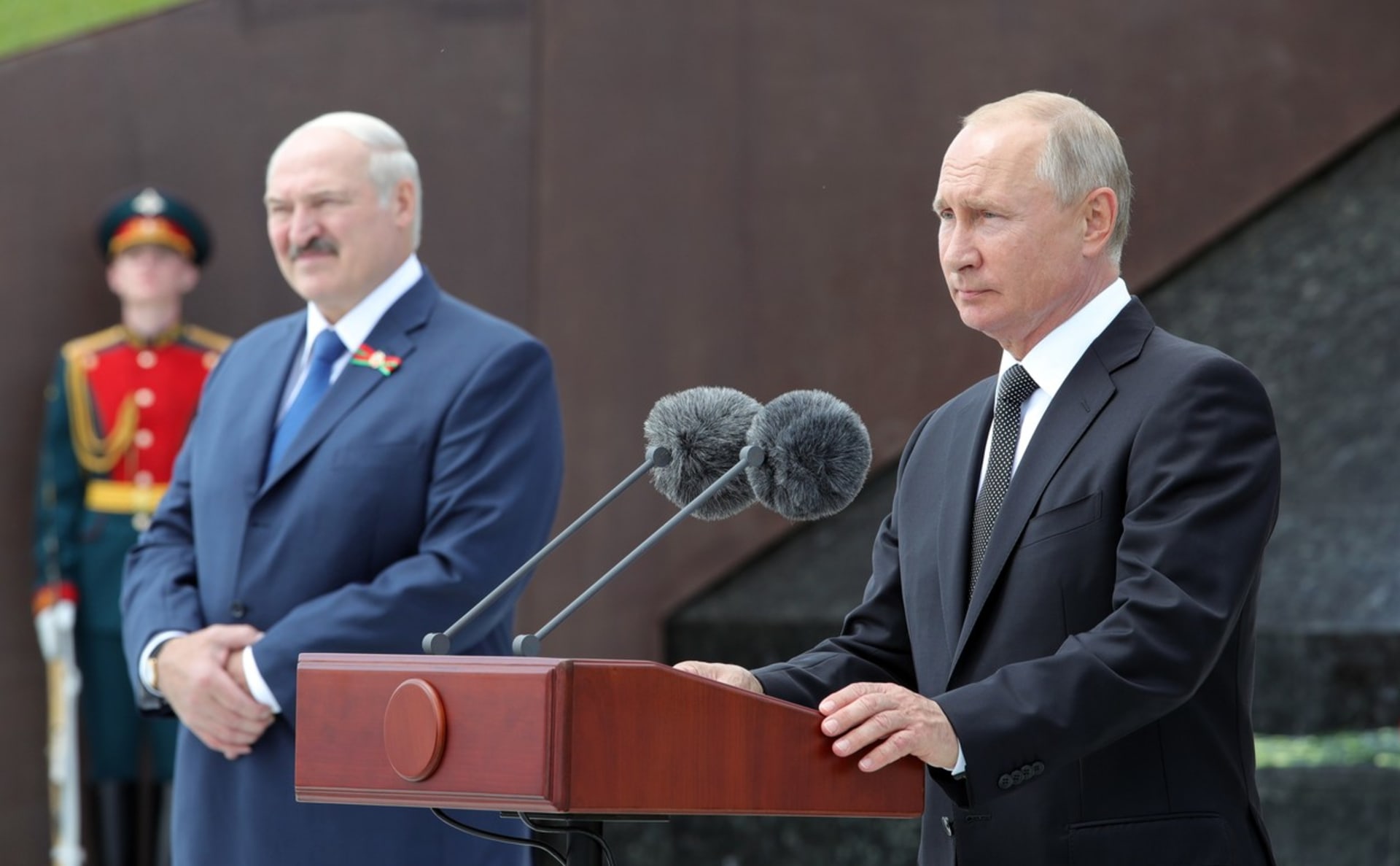 Ruský prezident Vladimir Putin a běloruský prezident Alexandr Lukašenko