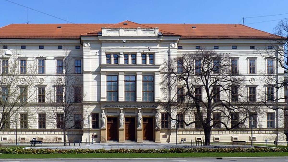 Mezi brněnské vysoké školy, které se chtějí přejmenovat, se řadí i JAMU.