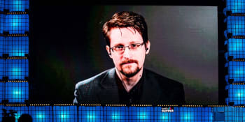 Američan Snowden požádal o ruské občanství. V USA mu hrozí 20 let odnětí svobody