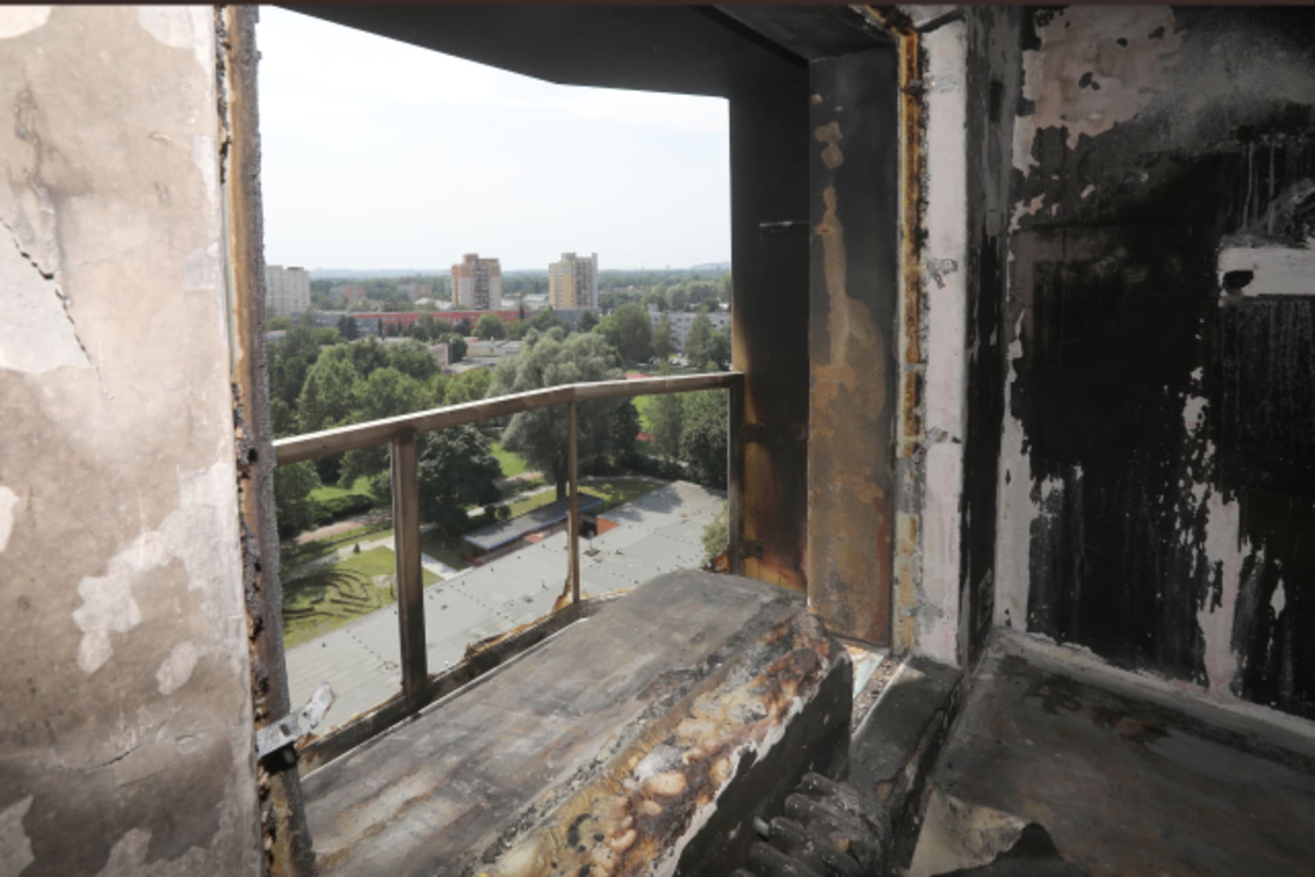 Tři čtvrtě roku už uplynulo od obrovské tragédie v Bohumíně, kde při požáru bytu zemřelo jedenáct lidí. 