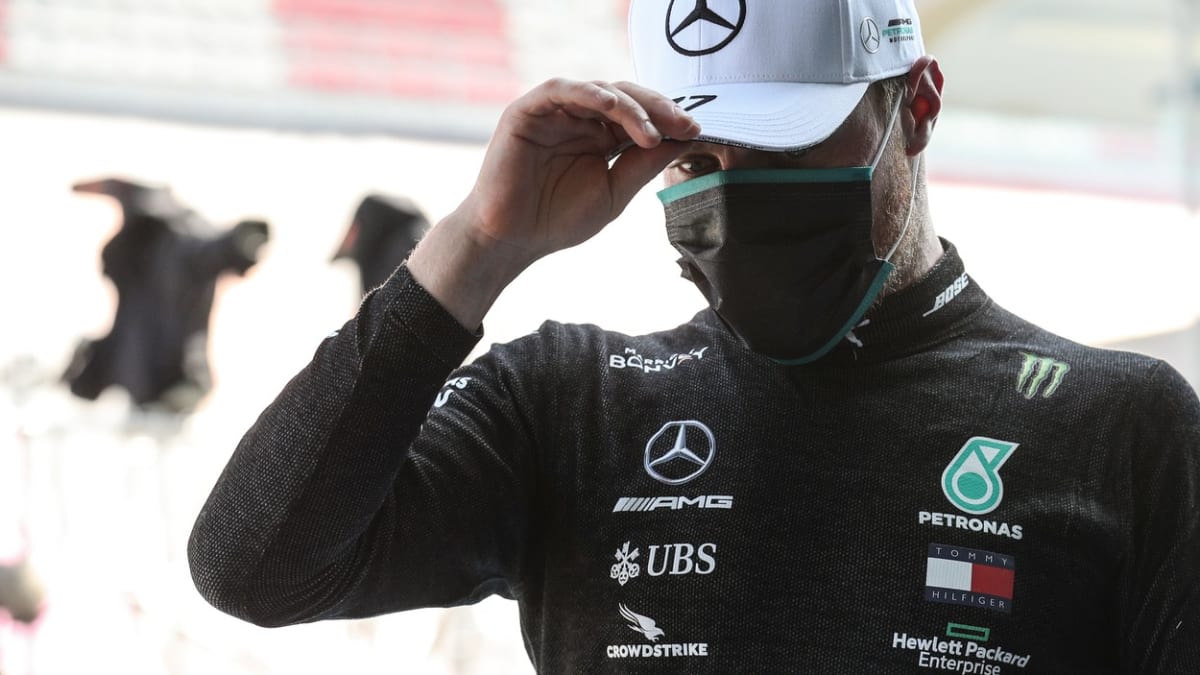 Valtterimu Bottasovi z Mercedesu nesedí nová barva vozu