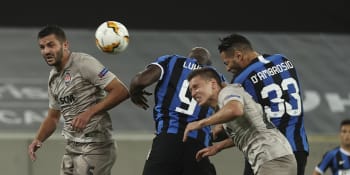 Fotbalisté Interu Milán porazili Doněck 5:0, v pátek se utkají s Vaclíkovou Sevillou o titul