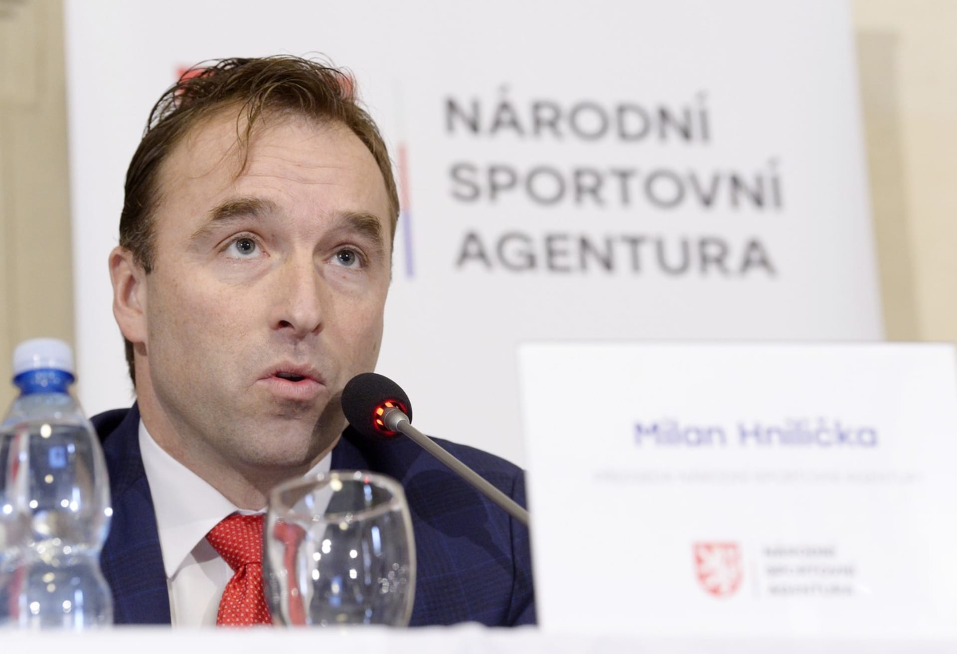 Milan Hnilička přislíbil sportovním klubům finanční náhradu za ušlé zisky ze vstupného.