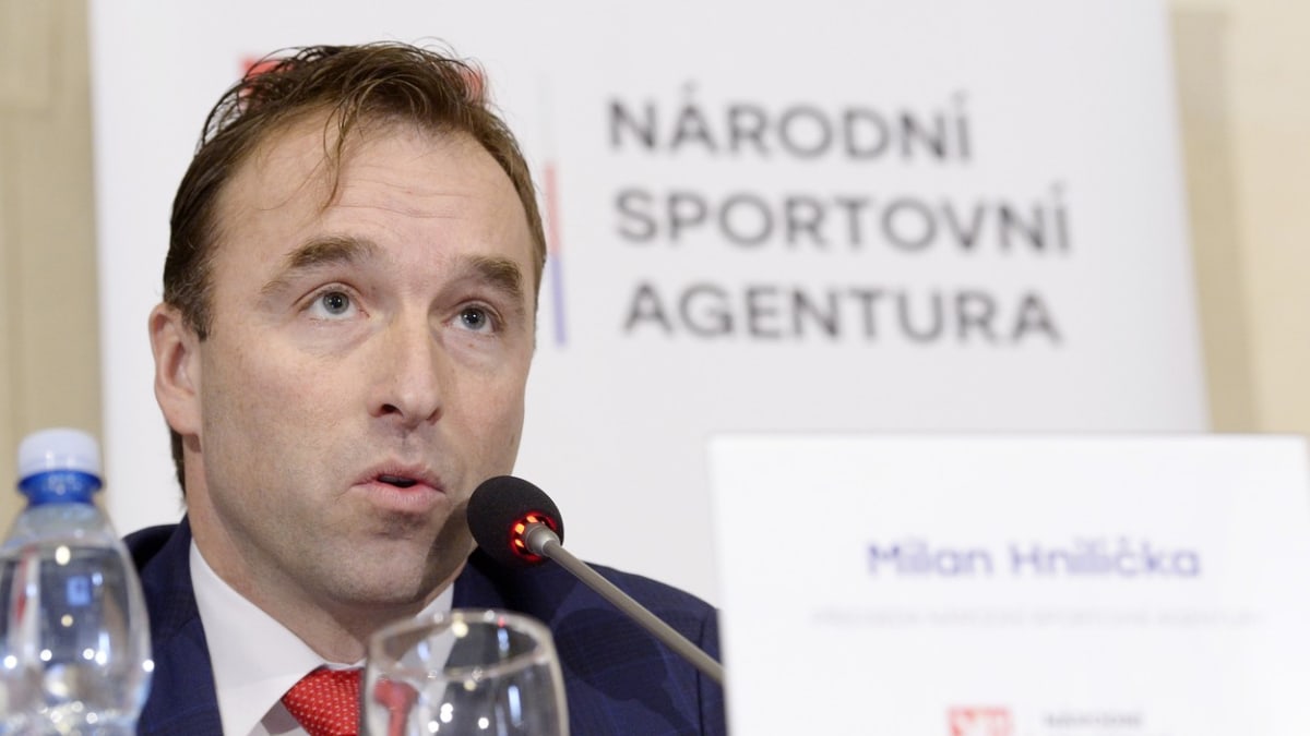 Milan Hnilička přislíbil sportovním klubům finanční náhradu za ušlé zisky ze vstupného.