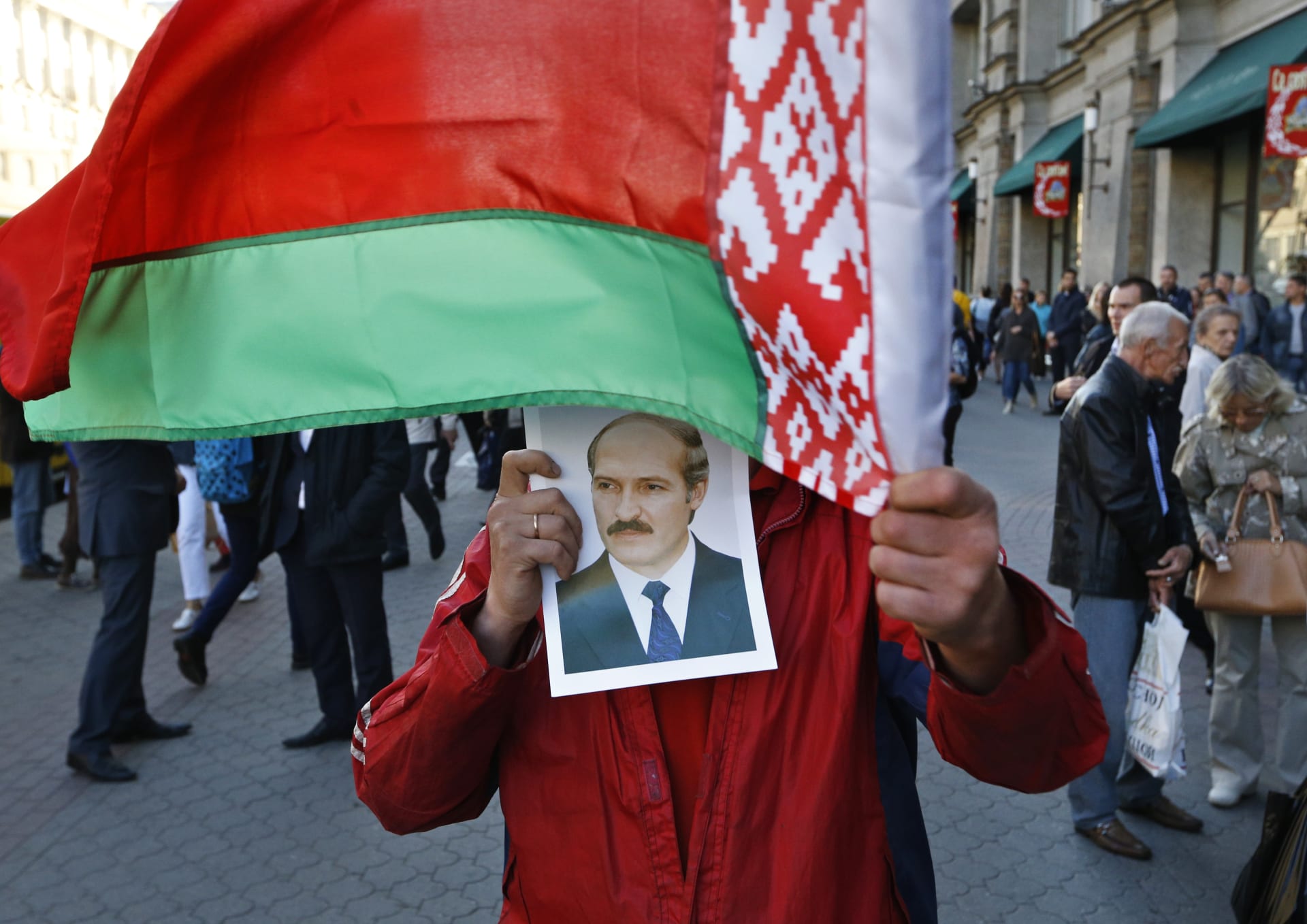 Alexandr Lukašenko se opět stal běloruským prezidentem.