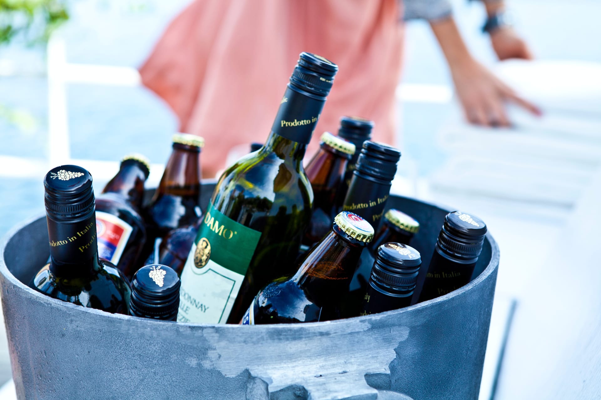 Vyšší cla se budou vztahovat na neperlivá vína, koňaky a další alkoholické nápoje. (ilustrační snímek)