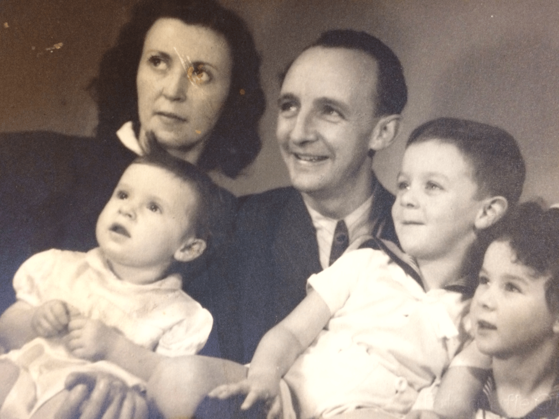 Rodina Weiszových (Kováčových), Eva Benešová na fotografii vpravo