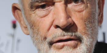 Prvního Bonda drží ve formě skotská whisky. Sean Connery slaví 90. narozeniny