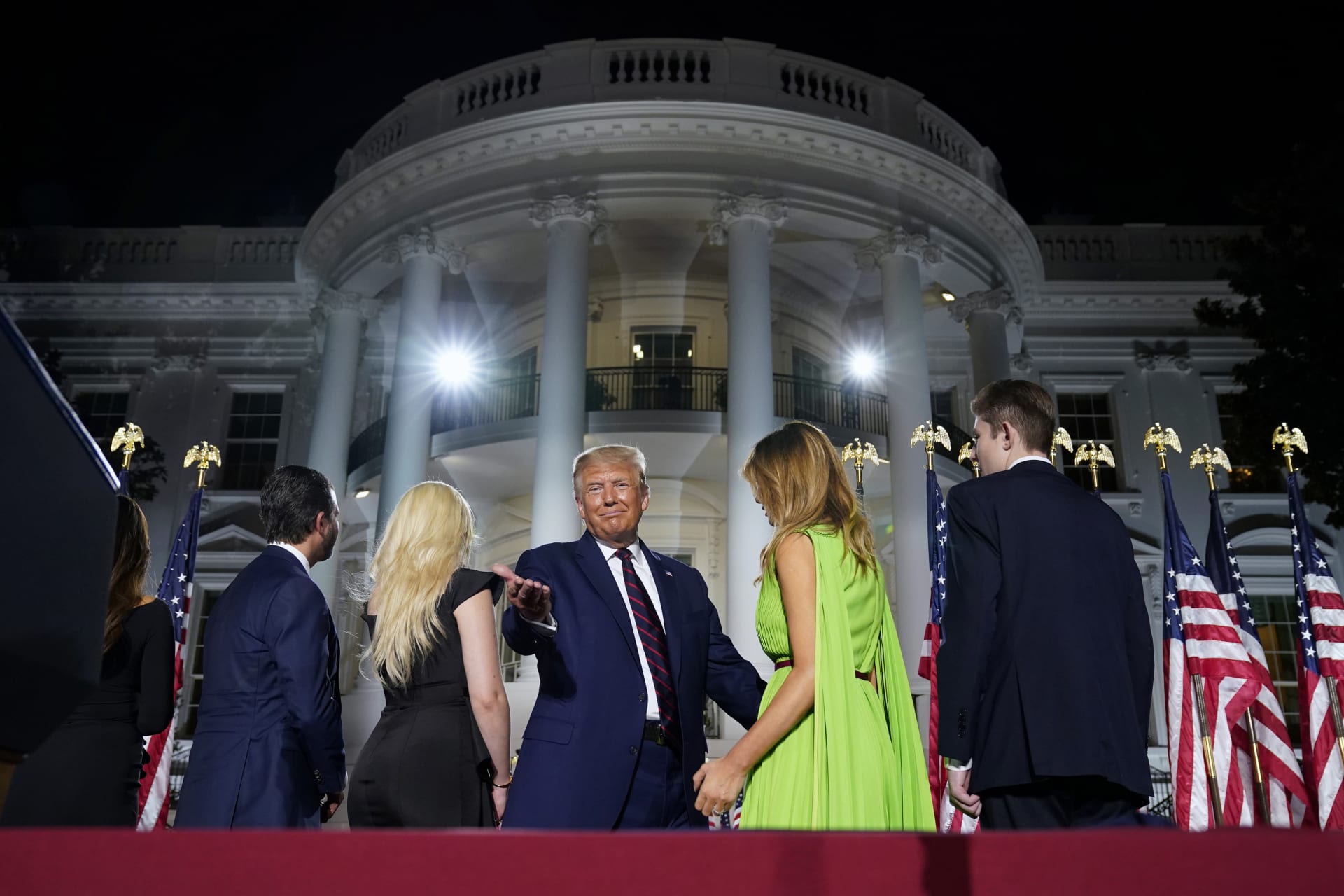 Zleva: Donald Trump Jr., Tiffany Trumpová, prezident Donald Trump, první dáma Melania Trumpová a Barron Trump