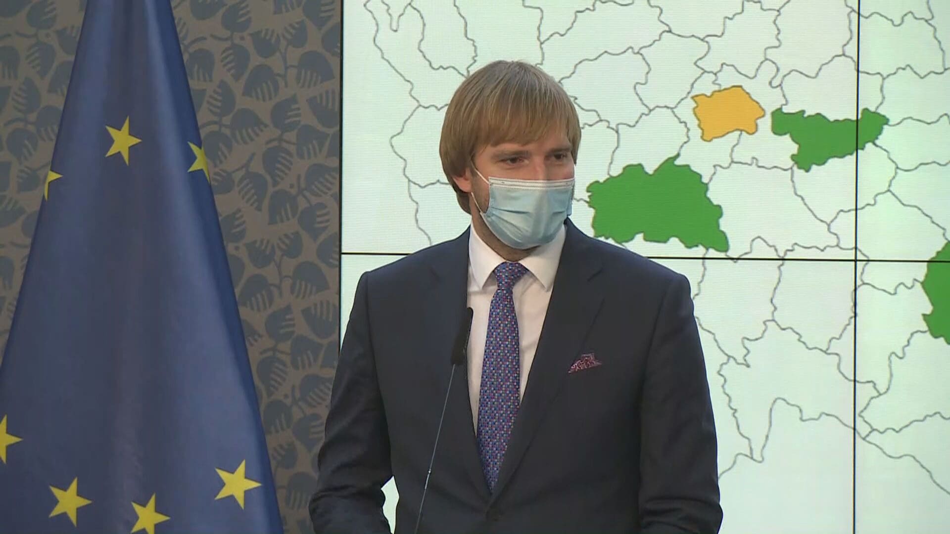 Ministr zdravotnictví Adam Vojtěch má negativní test na koronavirus, ale jde na deset dnů do karantény.