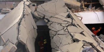Tragédie v Číně: Nejméně 17 lidí zahynulo při zřícení budovy s restaurací