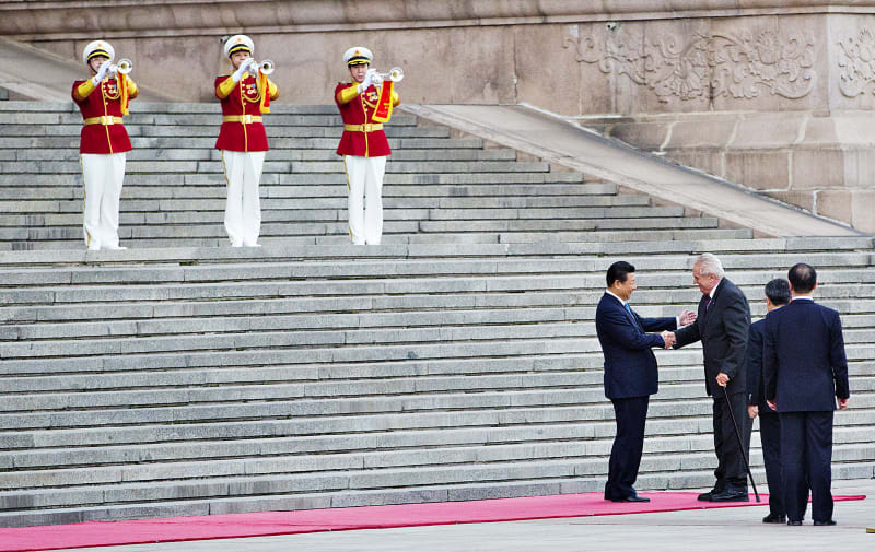 Prezident Miloš Zeman při návštěvě Číny v roce 2014. Právě tehdy Zeman prohlásil, že se chce naučit, jak stabilizovat společnost.