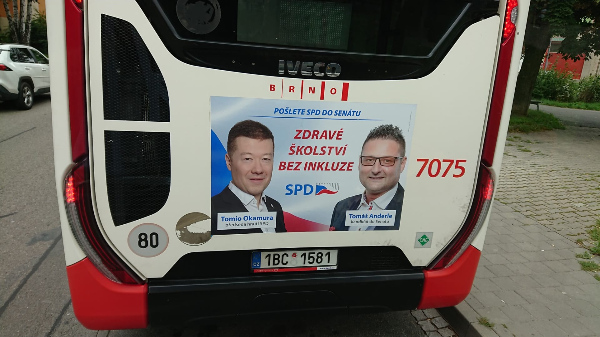 Plakát SPD na autobuse v Brně