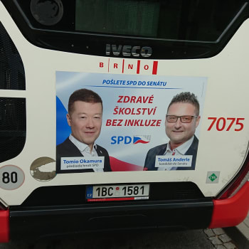 Autobus v Brně s logem SPD