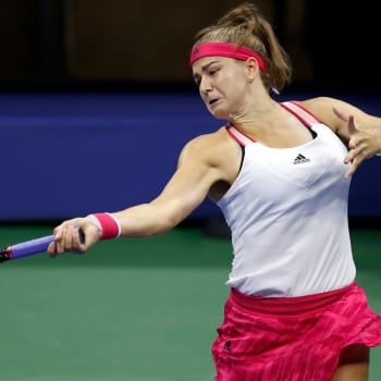 Karolína Muchová zaválela v prvním kole US Open v zápase proti Venus Williamsové. Už předtím se blýskla výtečným hudebním výkonem.