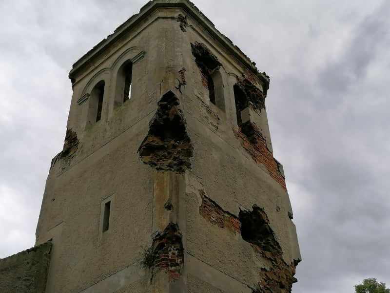 Nowa Cerekwia, rozstřílený kostel sv. Václava