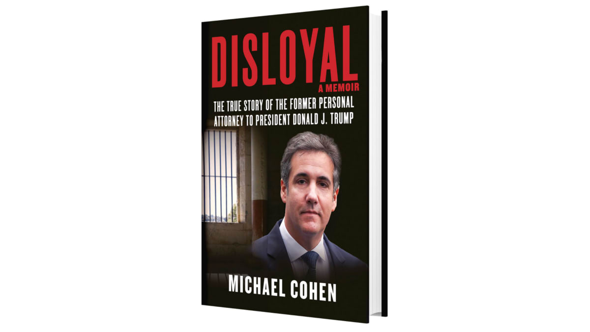 Cohenova kniha Disloyal: A Memoir má vyjít v úterý.