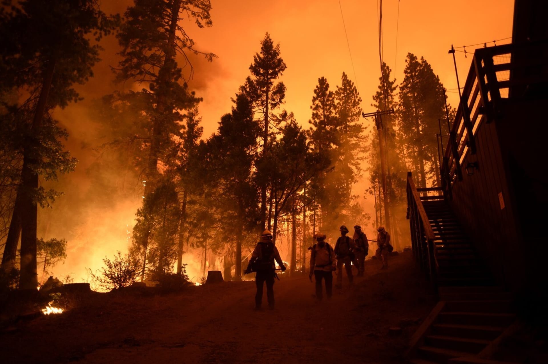 Sezóna požárů většinou končí v říjnu nebo listopadu.  