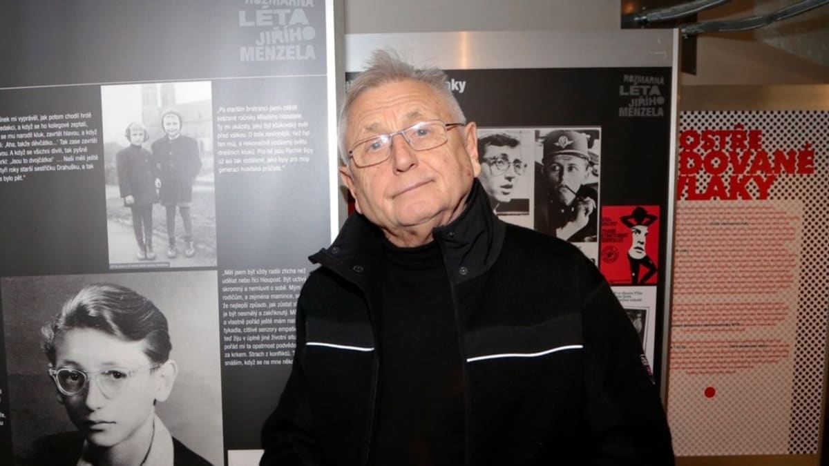 Oscarový režisér Jiří Menzel se předloni na podzim nakazil koronavirem, což vedlo k tomu, že dostal covidový zápal plic. Zemřel 5. září 2020.
