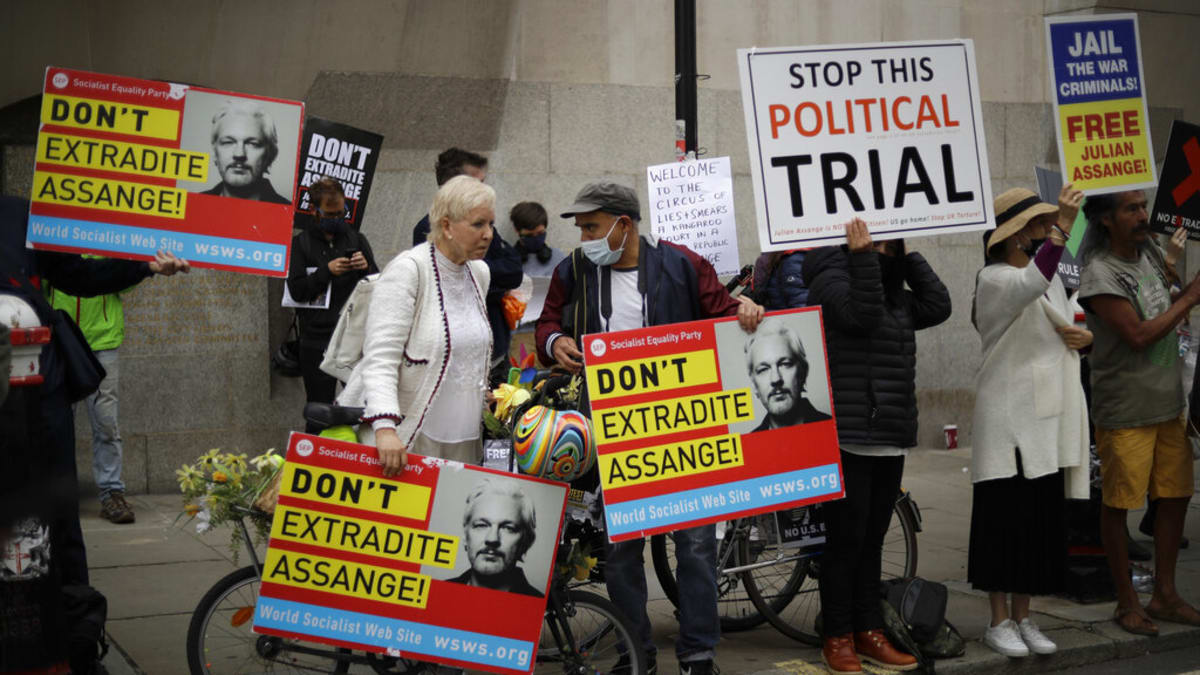 Podporovatelé Juliana Assange v Londýně