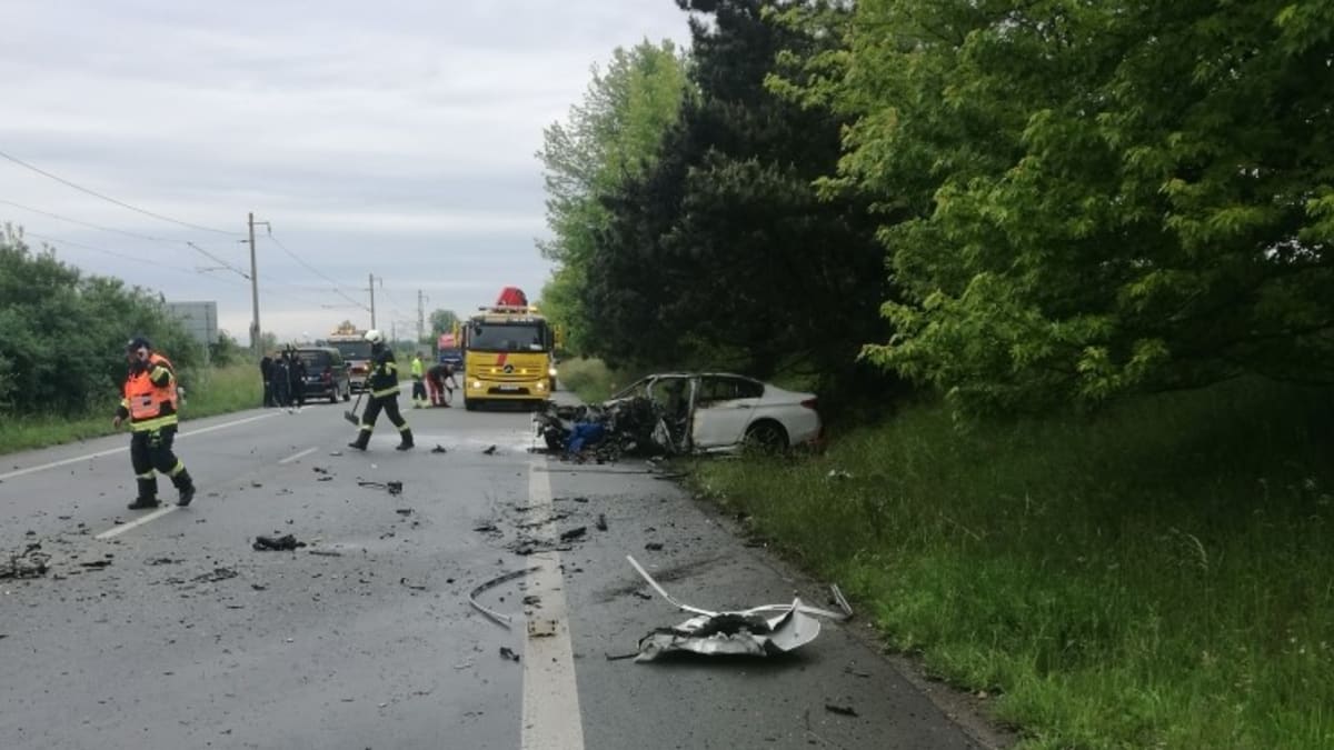 Květnová nehoda BMW a octavie u Černožic