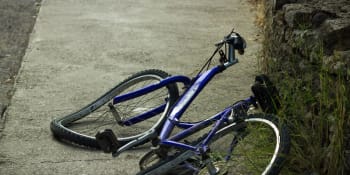 Řidiče, který srazil cyklistu, obvinili z vraždy. Přejel ho úmyslně, tvrdí policie