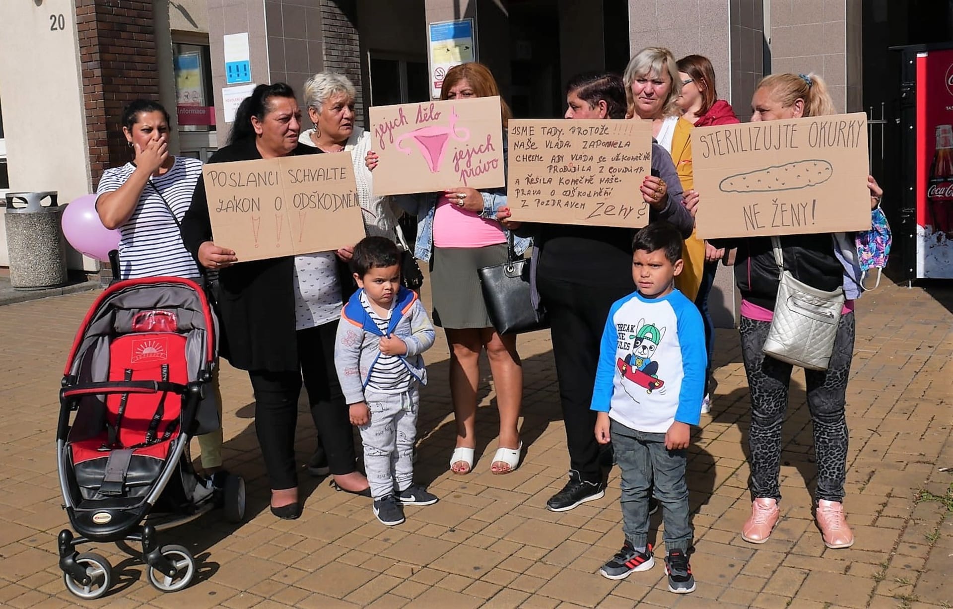 Protest před Městskou nemocnicí v Ostravě