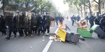 Paříží po několika měsících pochodovaly žluté vesty. Demonstrace se neobešla bez násilností