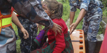 Sesuv půdy v Nepálu si vyžádal nejméně 11 obětí, dvacet lidí se stále pohřešuje