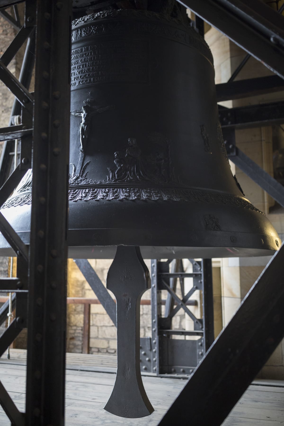 Jeden ze zvonů katedrály sv. Víta.