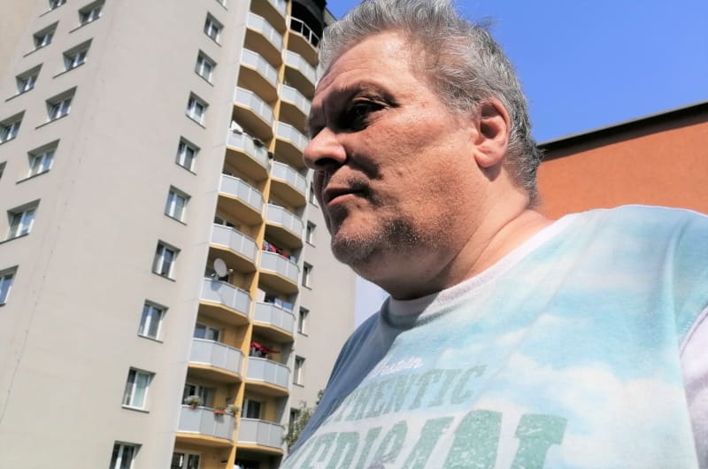 Zdeněk Zezula stále žije v osudovém jedenáctém patře bohumínského  věžáku