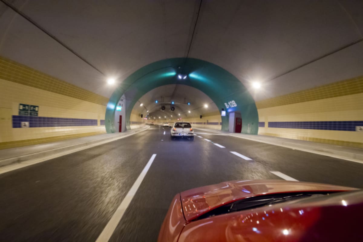 Tunelem Blanka řidiči projíždějí už pět let, i když k řádné kolaudaci došlo až v roce 2019.