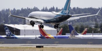 Boeing 737 MAX v USA hlásil stav nouze. Kapitán vypnul jeden motor a bezpečně přistál