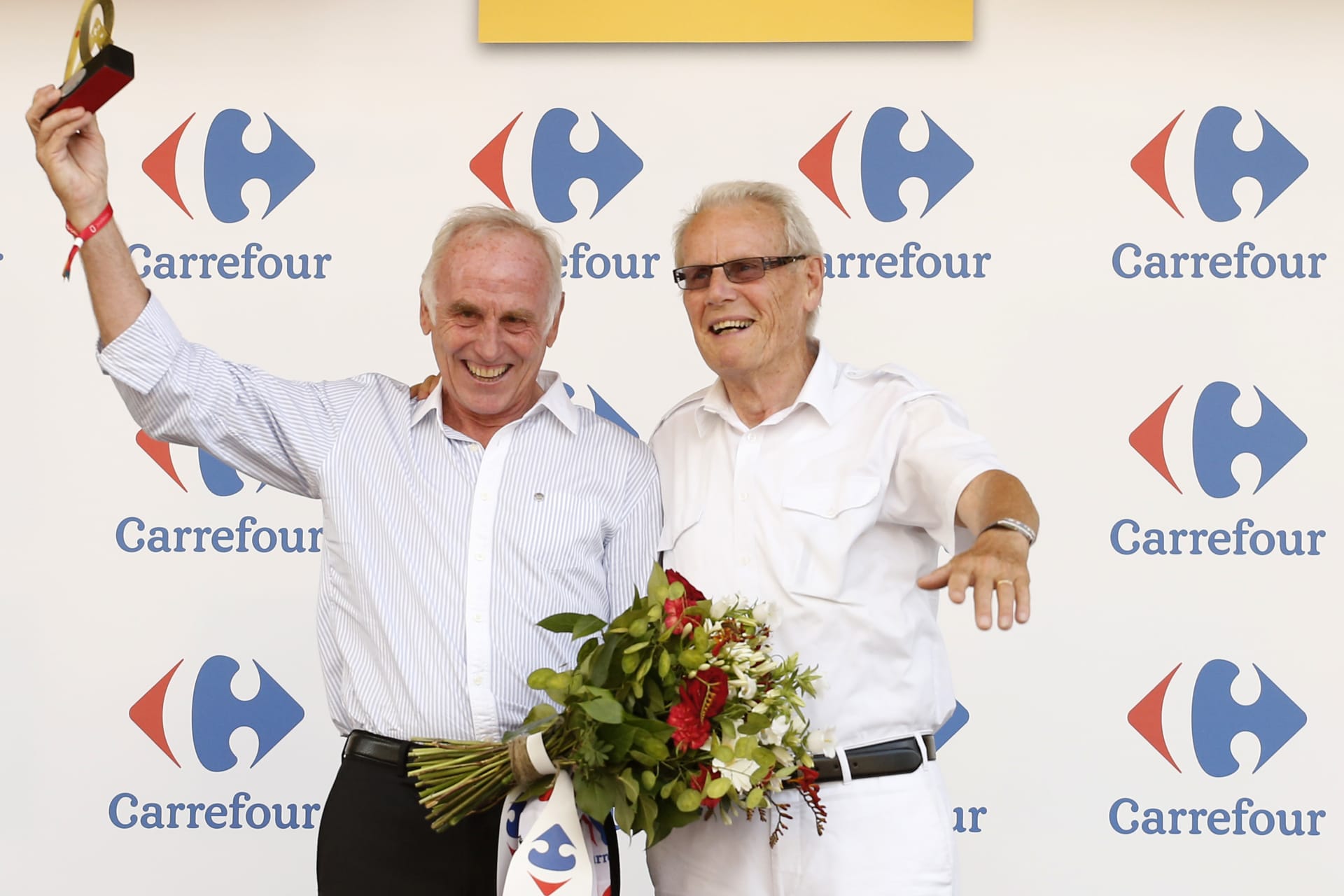 Joop Zoetemelk (vlevo) s dalším vítězem Tour de France z Nizozemska Janem Janssenem.