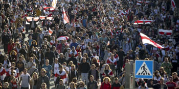 Desítky tisíc lidí v Minsku znovu protestovaly. Žádaly pád poslední diktatury v Evropě