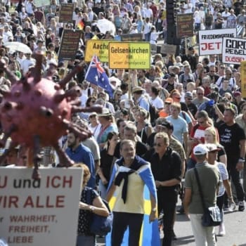 Tisíce lidí demonstrovaly v západoněmeckém Düsseldorfu 
