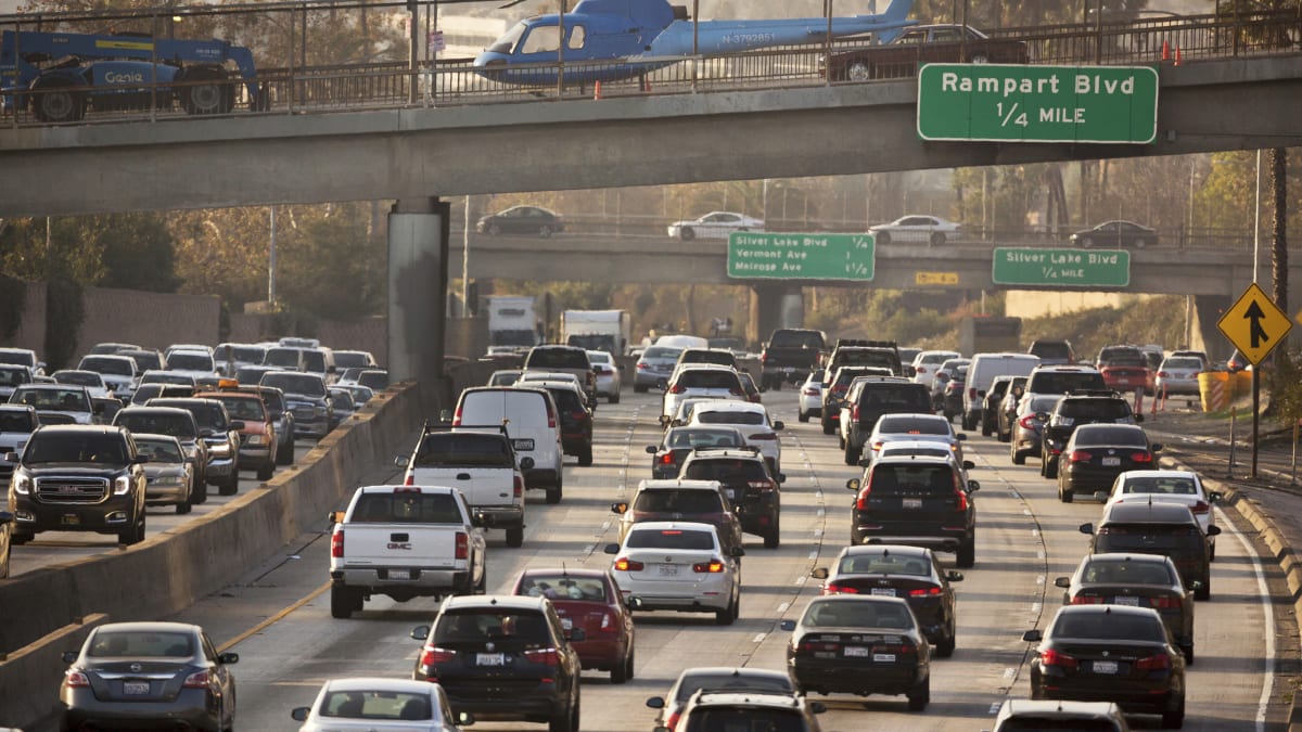Kalifornie, speciálně Los Angeles, je jedním z nejpostiženějších amerických měst automobilovou dopravou a smogem.