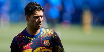 Suárez si sbalil věci a v slzách opustil Barcelonu. Teď už fotbalista patří Atlétiku
