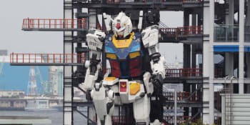 V Japonsku se pochlubili 18metrovým robotem podle anime. Chodí, klečí, gestikuluje