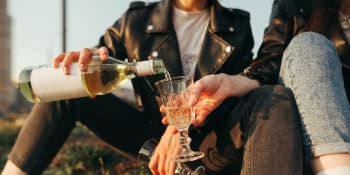 V Jirkově začne platit plošný zákaz pití alkoholu na veřejnosti