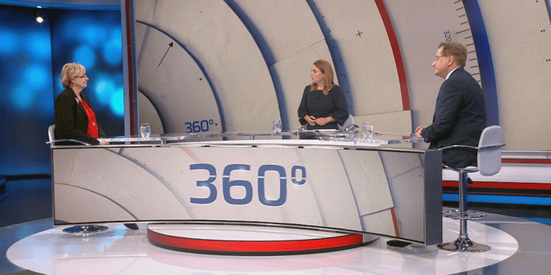 Novinářka Pavlína Wolfová moderuje pořad 360 na CNN Prima NEWS.