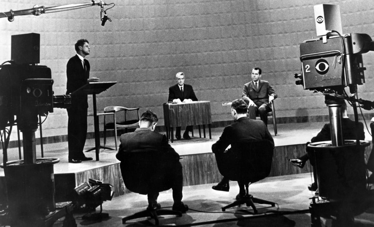 26. září roku 1960 přišla revoluce na televizních obrazovkách. Vůbec poprvé se vysílala debata dvou prezidentských kandidátů.