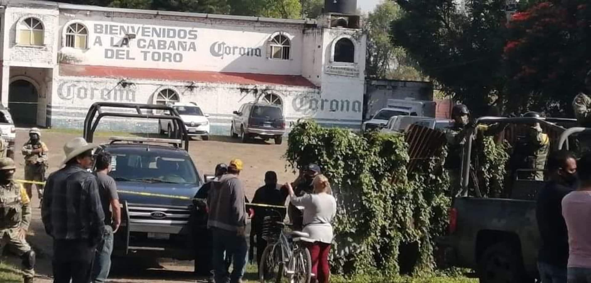 V Mexiku bylo při přepadení baru La Cabaña del Toro zastřeleno jedenáct lidí.